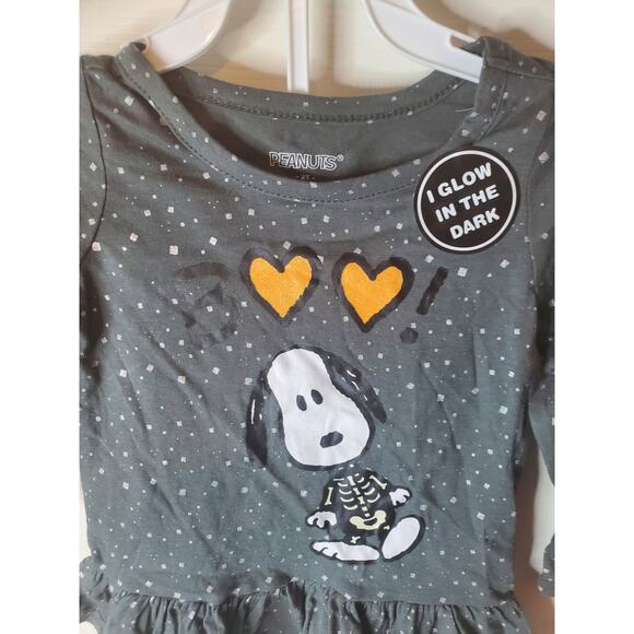 Peanuts Snoopy Two Piece Glow in the Dark Outfit, NWOT - Picture 2 of 5